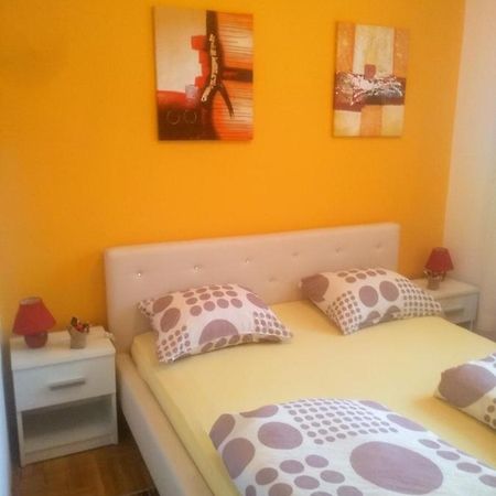 Apartman Marina Sa Garazom โนวีซาด ภายนอก รูปภาพ