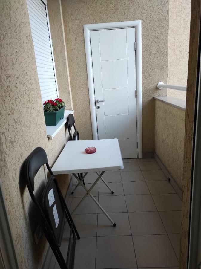 Apartman Marina Sa Garazom โนวีซาด ภายนอก รูปภาพ