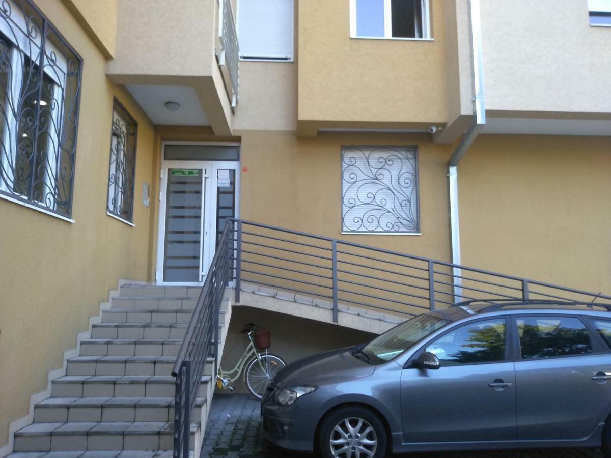 Apartman Marina Sa Garazom โนวีซาด ภายนอก รูปภาพ