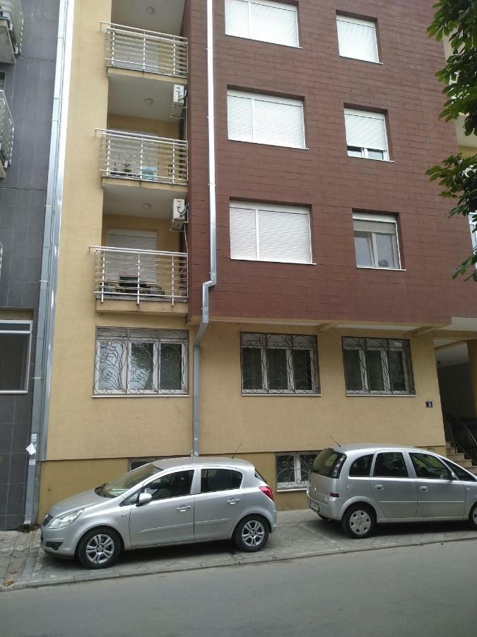 Apartman Marina Sa Garazom โนวีซาด ภายนอก รูปภาพ