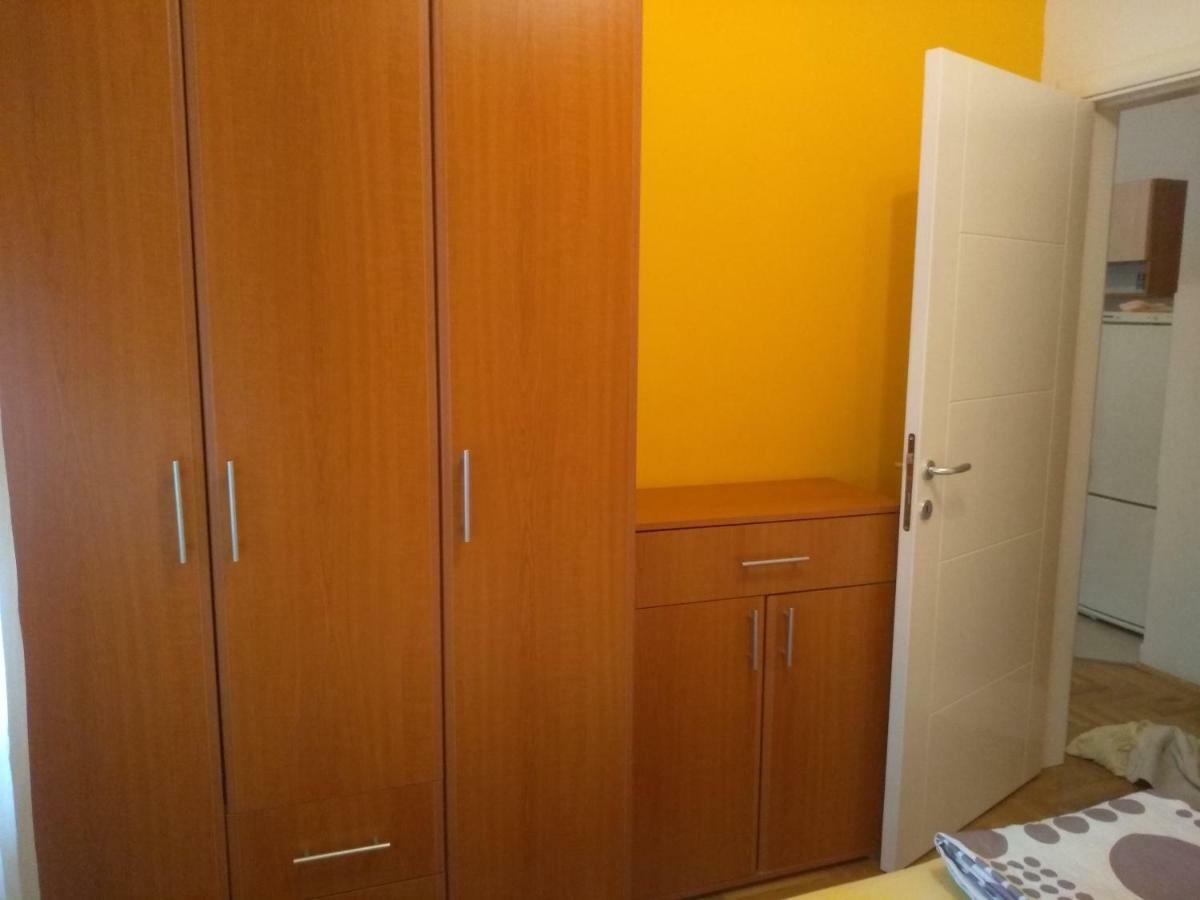 Apartman Marina Sa Garazom โนวีซาด ภายนอก รูปภาพ