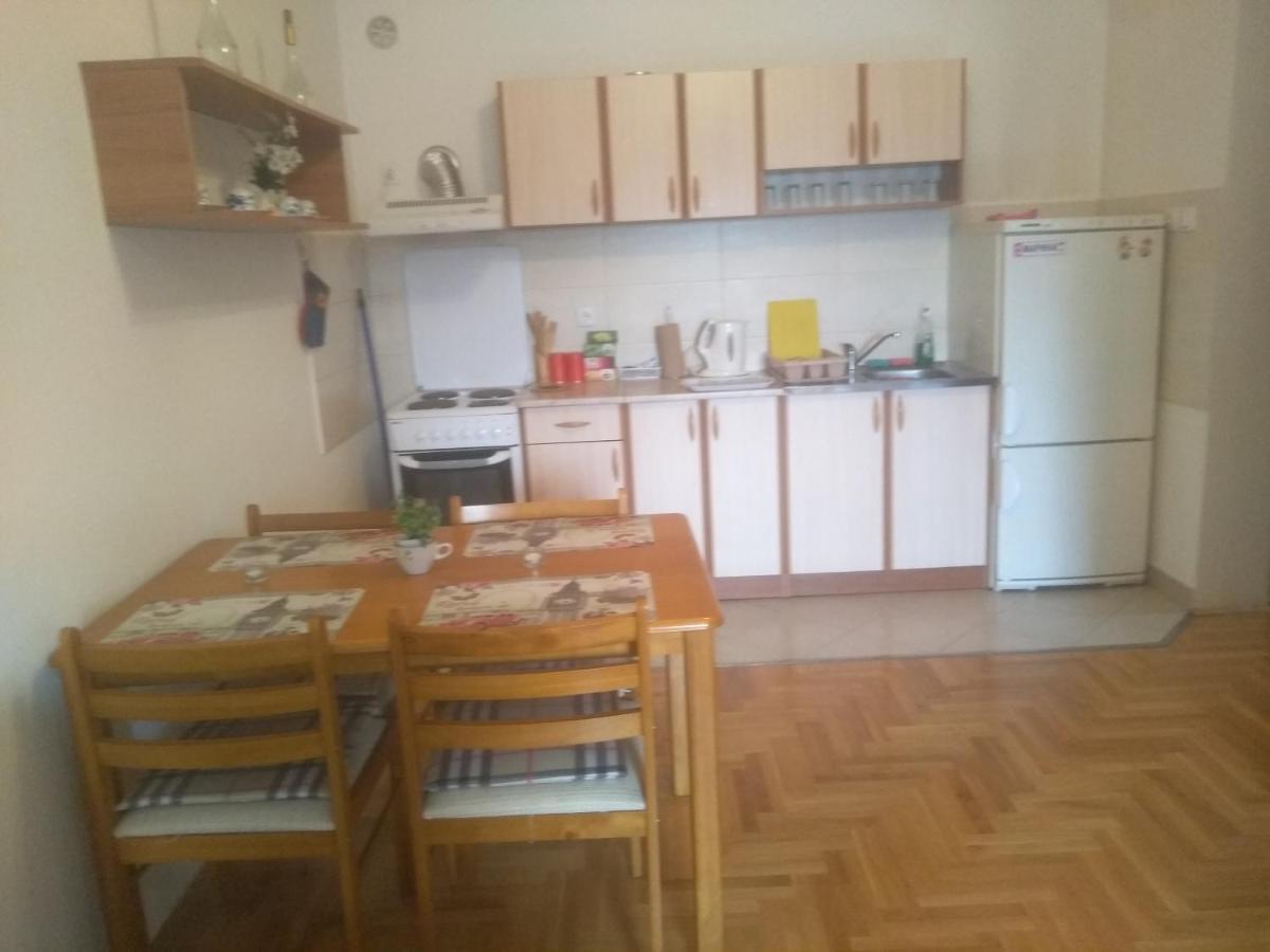 Apartman Marina Sa Garazom โนวีซาด ภายนอก รูปภาพ