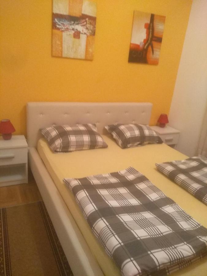 Apartman Marina Sa Garazom โนวีซาด ภายนอก รูปภาพ